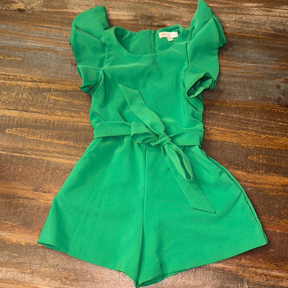 Gianni Bini flutter sleeves Romper.